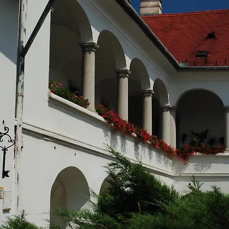Apartment Dobo Teri Eger